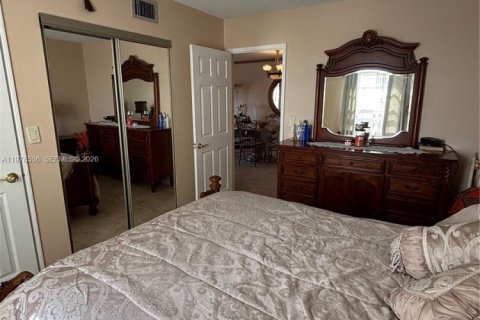 Condo in Fort Lauderdale, Florida, 2 bedrooms  № 2044402 - photo 12