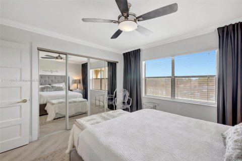 Condo in Sunrise, Florida, 2 bedrooms  № 1860005 - photo 24