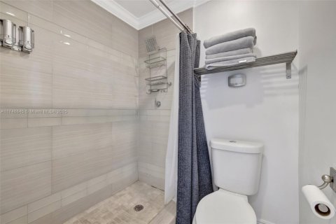 Condo in Sunrise, Florida, 2 bedrooms  № 1860005 - photo 20