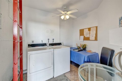 Condo in Sunrise, Florida, 2 bedrooms  № 1860005 - photo 30