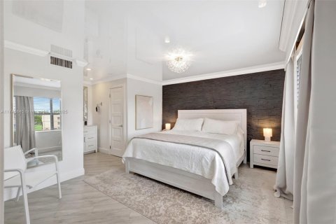 Condo in Sunrise, Florida, 2 bedrooms  № 1860005 - photo 17