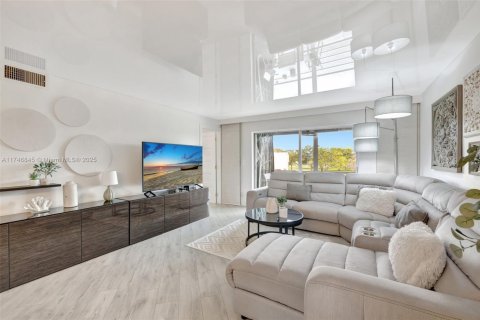 Condo in Sunrise, Florida, 2 bedrooms  № 1860005 - photo 5