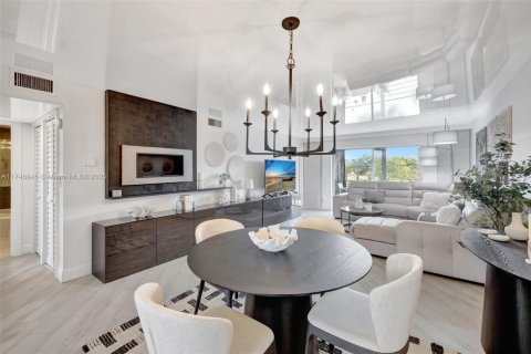 Condo in Sunrise, Florida, 2 bedrooms  № 1860005 - photo 2