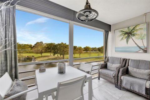 Condo in Sunrise, Florida, 2 bedrooms  № 1860005 - photo 6