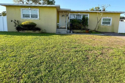 Villa ou maison à Saint Petersburg, Floride 2 chambres, 143.07 m2 № 2129512