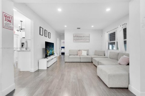 Casa en venta en Hollywood, Florida, 3 dormitorios, 177.91 m2 № 1772559 - foto 14