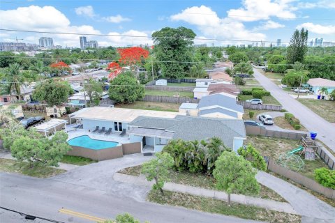 Casa en venta en Hollywood, Florida, 3 dormitorios, 177.91 m2 № 1772559 - foto 11