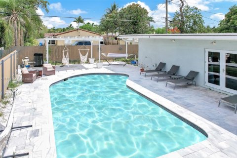 Casa en venta en Hollywood, Florida, 3 dormitorios, 177.91 m2 № 1772559 - foto 2