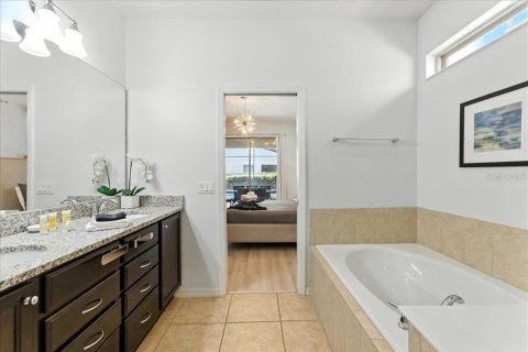 House in Kissimmee, Florida 5 bedrooms, 243.59 sq.m. № 1876316 - photo 21