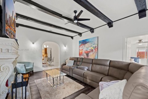 Villa ou maison à vendre à Miami, Floride: 5 chambres, 217.95 m2 № 2044586 - photo 14