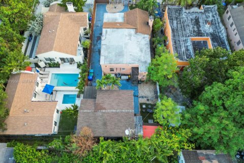 Villa ou maison à vendre à Miami, Floride: 5 chambres, 217.95 m2 № 2044586 - photo 4