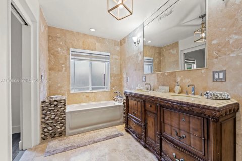 Villa ou maison à vendre à Miami, Floride: 5 chambres, 217.95 m2 № 2044586 - photo 30