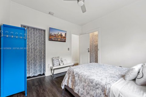 Villa ou maison à vendre à Miami, Floride: 5 chambres, 217.95 m2 № 2044586 - photo 27