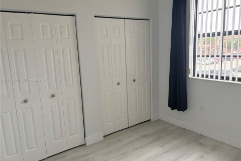 Touwnhouse à vendre à Hialeah, Floride: 3 chambres, 143.53 m2 № 2423114 - photo 24