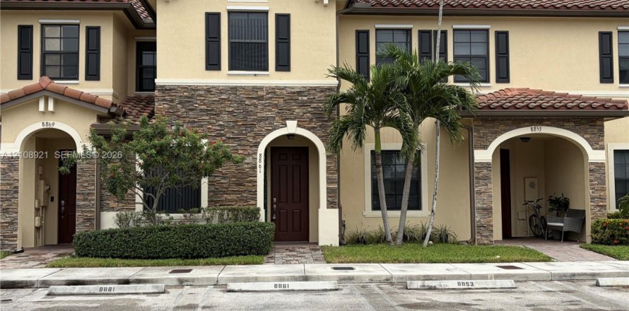 Touwnhouse à Hialeah, Floride 3 chambres, 143.53 m2 № 2423114