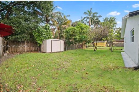 Villa ou maison à louer à Fort Lauderdale, Floride: 3 chambres, 241.36 m2 № 2074505 - photo 8