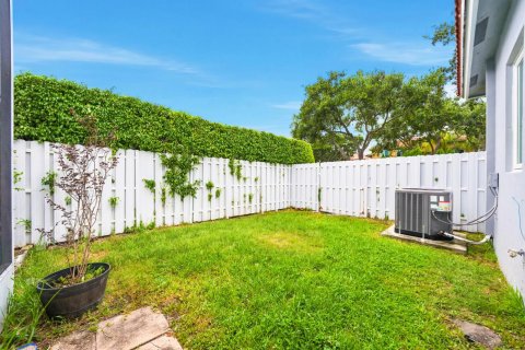 House in Weston, Florida 3 bedrooms, 146.41 sq.m. № 2245194 - photo 9
