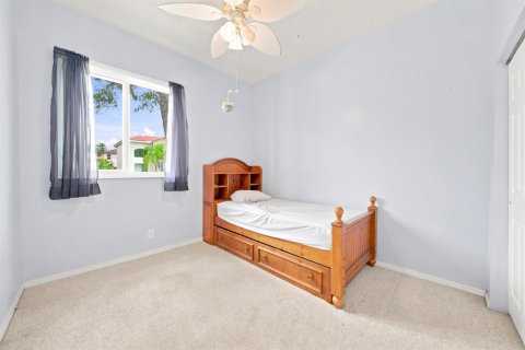House in Weston, Florida 3 bedrooms, 146.41 sq.m. № 2245194 - photo 15