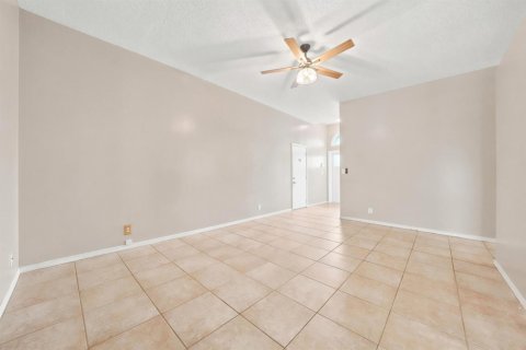 House in Weston, Florida 3 bedrooms, 146.41 sq.m. № 2245194 - photo 16