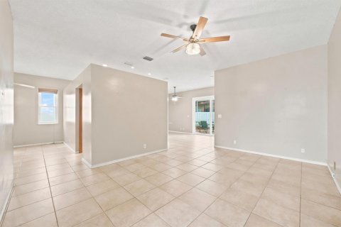 House in Weston, Florida 3 bedrooms, 146.41 sq.m. № 2245194 - photo 12
