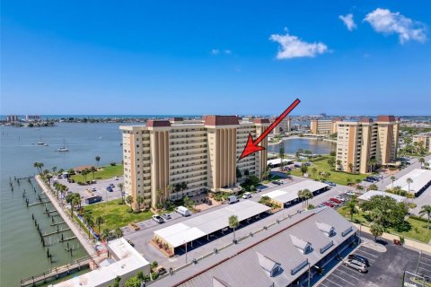Condo in Saint Petersburg, Florida, 1 bedroom  № 2145106
