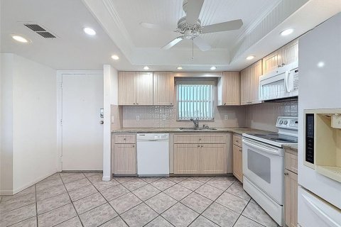 Купить кондоминиум в Сент-Питерсберг, Флорида 4 комнаты, 79.9м2, № 2145106 - фото 5