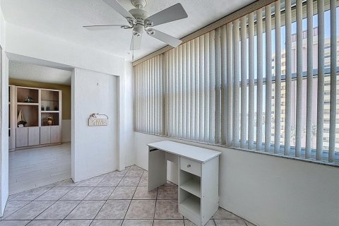 Купить кондоминиум в Сент-Питерсберг, Флорида 4 комнаты, 79.9м2, № 2145106 - фото 19