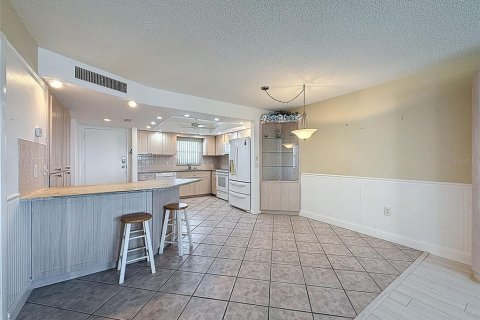 Купить кондоминиум в Сент-Питерсберг, Флорида 4 комнаты, 79.9м2, № 2145106 - фото 7