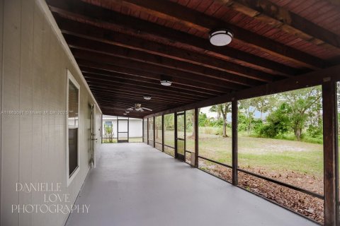 House in Port St. Lucie, Florida 3 bedrooms, 111.48 sq.m. № 1891319 - photo 25