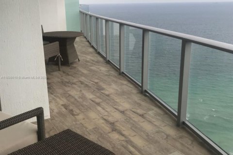 Condo in Hollywood, Florida, 2 bedrooms  № 2035805 - photo 9