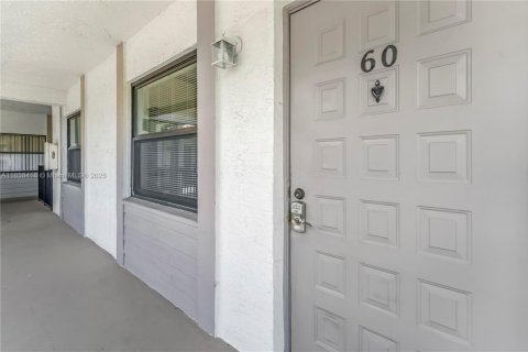 Condominio en alquiler en Coral Springs, Florida, 3 dormitorios, 100.33 m2 № 1889437 - foto 9