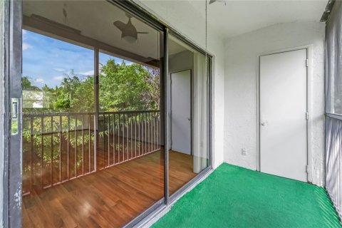 Condominio en alquiler en Coral Springs, Florida, 3 dormitorios, 100.33 m2 № 1889437 - foto 8