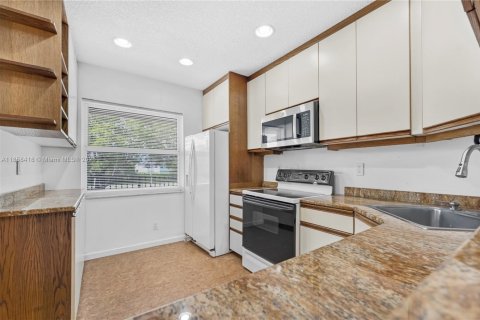 Condominio en alquiler en Coral Springs, Florida, 3 dormitorios, 100.33 m2 № 1889437 - foto 26