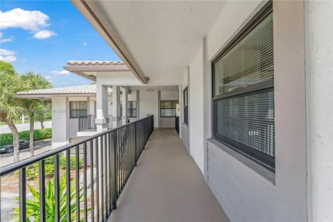 Condominio en alquiler en Coral Springs, Florida, 3 dormitorios, 100.33 m2 № 1889437 - foto 11
