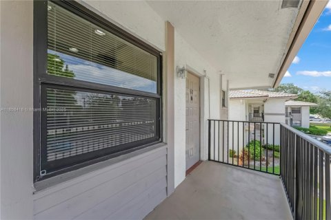 Condominio en alquiler en Coral Springs, Florida, 3 dormitorios, 100.33 m2 № 1889437 - foto 12