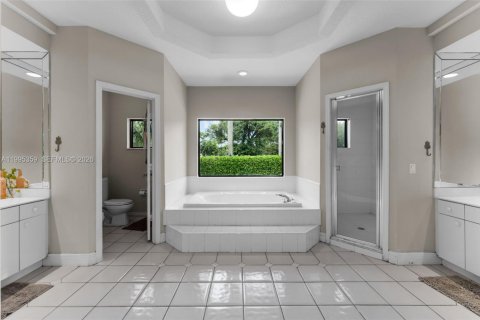 Villa ou maison à vendre à Miami, Floride: 4 chambres, 290.69 m2 № 2063863 - photo 29