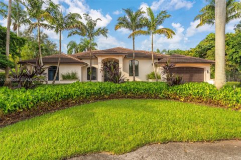 Villa ou maison à vendre à Miami, Floride: 4 chambres, 290.69 m2 № 2063863 - photo 2