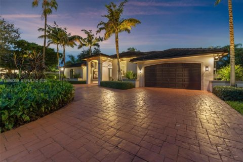 Villa ou maison à Miami, Floride 4 chambres, 290.69 m2 № 2063863