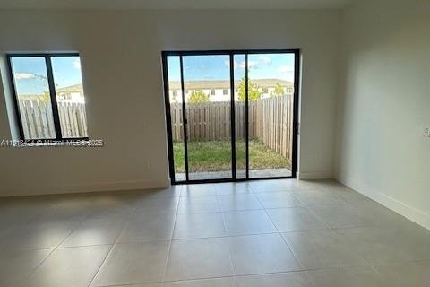 Touwnhouse à louer à Homestead, Floride: 4 chambres № 2018566 - photo 7