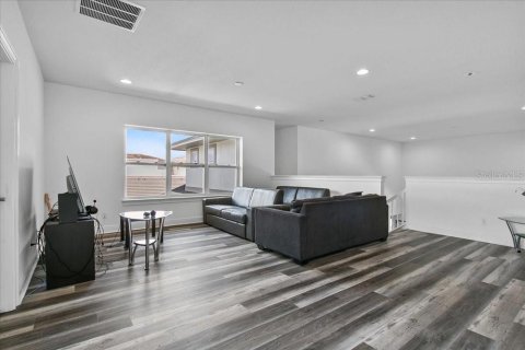 Casa en venta en Orlando, Florida, 4 dormitorios, 375.05 m2 № 1899729 - foto 22