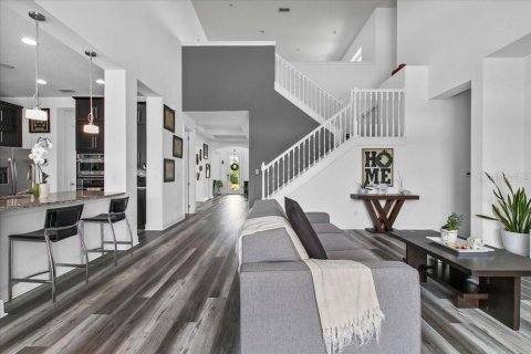 Casa en venta en Orlando, Florida, 4 dormitorios, 375.05 m2 № 1899729 - foto 12