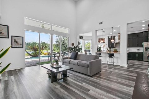 Casa en venta en Orlando, Florida, 4 dormitorios, 375.05 m2 № 1899729 - foto 11