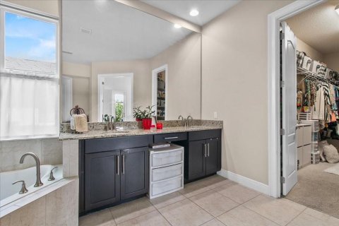 Casa en venta en Orlando, Florida, 4 dormitorios, 375.05 m2 № 1899729 - foto 20