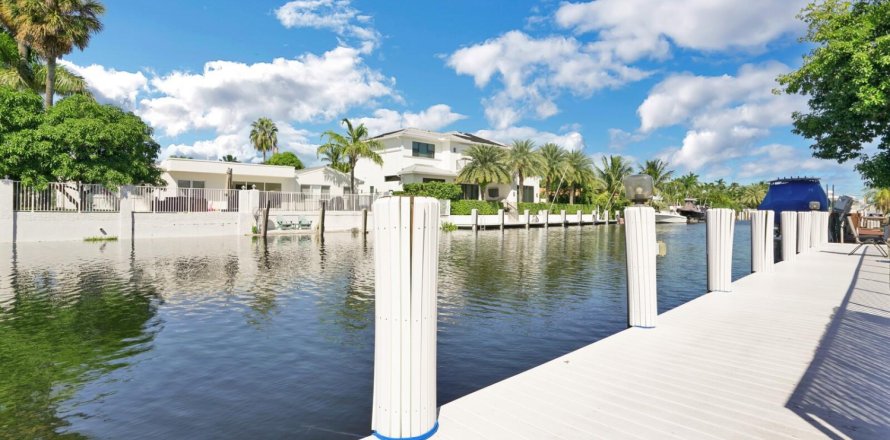Villa ou maison à Lighthouse Point, Floride 4 chambres, 245.45 m2 № 1222590