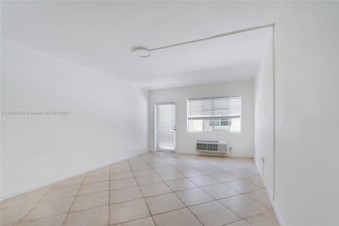 Apartment in Miami Beach, Florida № 1794114 - photo 10