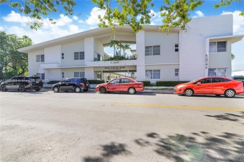 Apartment in Miami Beach, Florida № 1794114 - photo 1