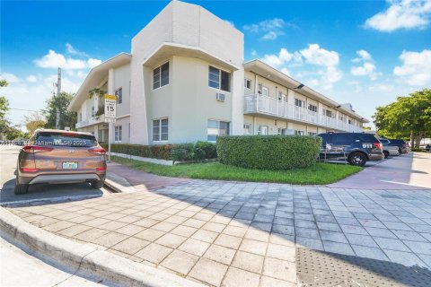 Apartment in Miami Beach, Florida № 1794114 - photo 19