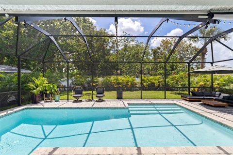 House in Tampa, Florida 4 bedrooms, 270.72 sq.m. № 1870972 - photo 19