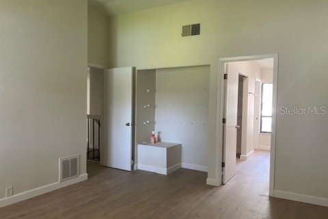 Townhouse in Safety Harbor, Florida 3 bedrooms, 124.49 sq.m. № 1900103 - photo 12