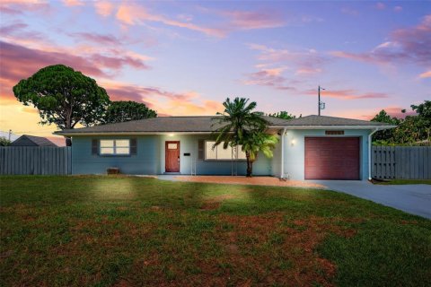 House in Saint Petersburg, Florida 2 bedrooms, 107.58 sq.m. № 1847485 - photo 28